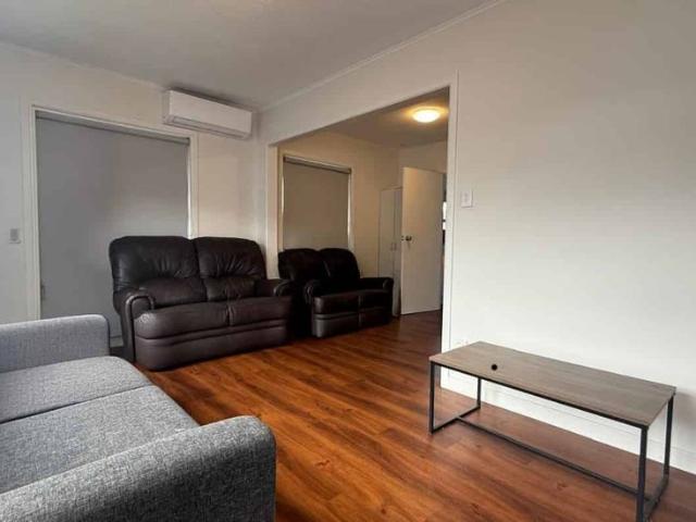 Sunny & Spacious Family Home – Mount Wellington