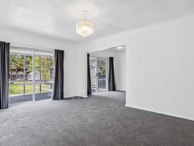Sunny & Spacious in the Heart of Rangiora