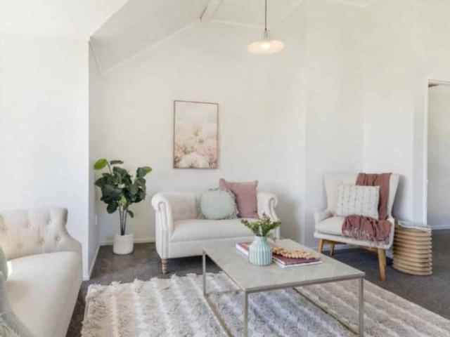 Sunny, Spacious Living in a Peaceful Cul de Sac