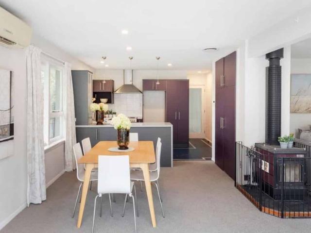 Sunny & Spacious Living in a Quiet Cul de Sac