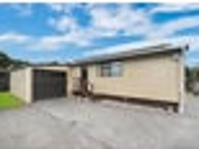 Sunny, Spacious & Superb Location