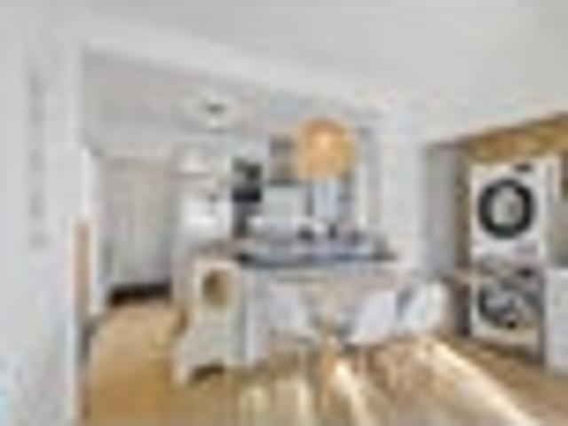 Sunny, Sweet, and Superbly Located