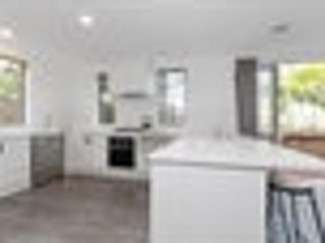 Sunnynook, 4 bedrooms, $1100 pw