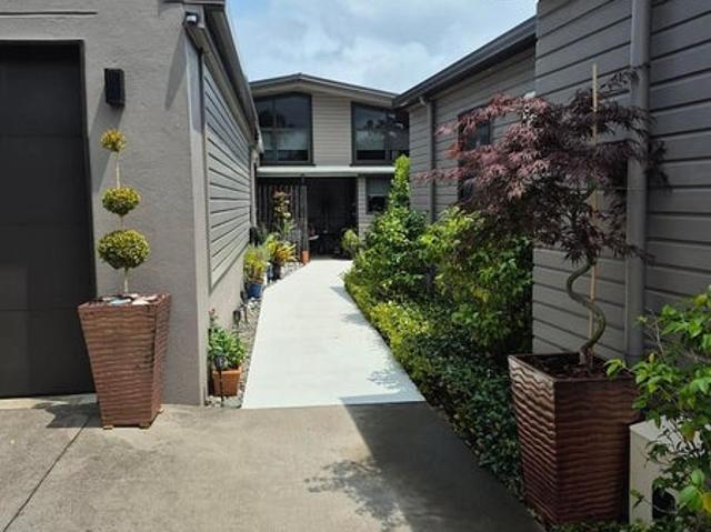 sunnyhills, 2 bedrooms