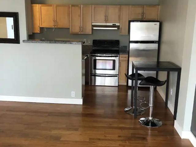 Sunnyside 1‑Bedroom — Clean, Furnished, Move‑In Ready