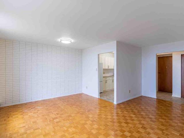 Sunrise Towers 2 Bedroom Apartment for Rent at 225 Arby Bay, Winnipeg, MB R2G 0P1 Rossmere