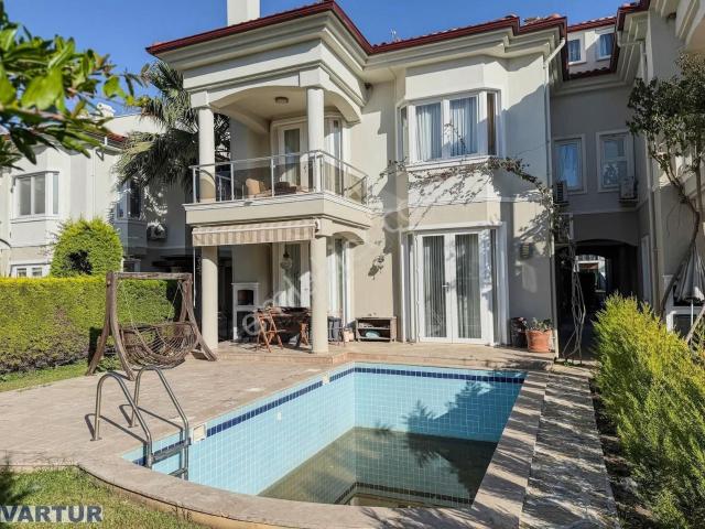 Sunset Beach Te Satılık Fırsat Köşe Villa