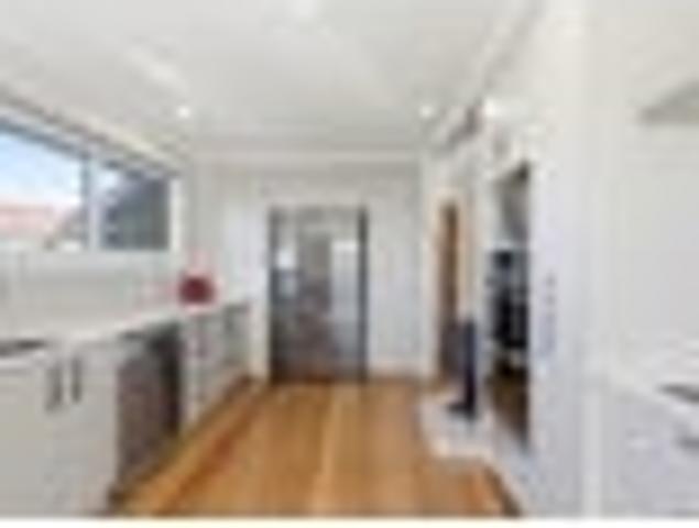 Sunshine, Space & Serious Entertaining