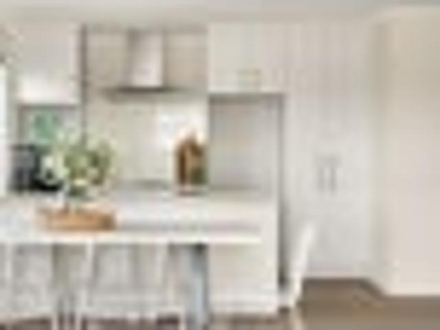 Sunshine, Style and Space to Play