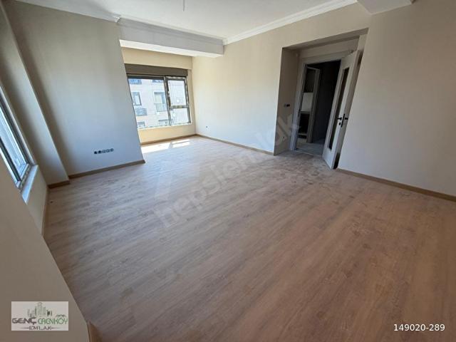 SUADİYE TONOZLU SOKAK SIFIR BİNA'DA 3+1 130 M2 BALKONLU EBEVENLİ