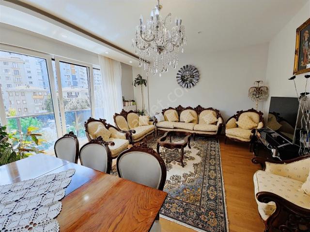 Suadiye Ayşekadın'da Havuzlu, 7/24 Güvenlikli 100 M²net3+1 Daire