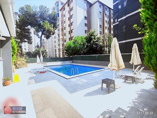 Suadiye Kavisli Sokakta Site Özellikli 5 Yıllık Bina Satılık 2+1