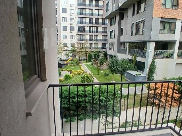 Suadiye'de Cadde, Sahil Ve Marmaraya Yakın Prestijli 2+1 Fırsatı