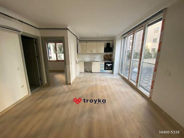 Suadiye'de Marmaray ve Bağdat Caddesine Yakın 1+1 Kiralık