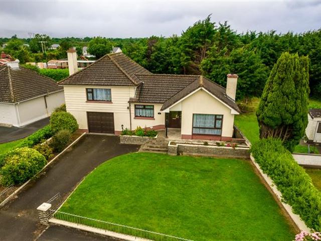 Suaimhneas, Ballyleague, Lanesboro, Co. Roscommon Sherry FitzGerald P. Burke 4814 MyHome. Ie Residential