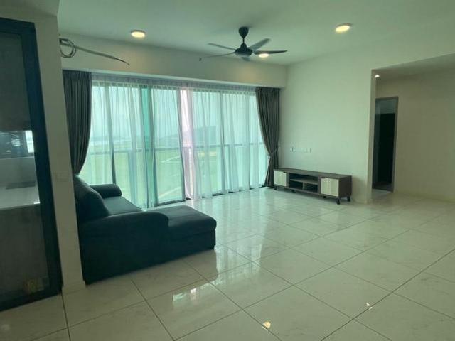 Suasana Utropolis Batu Kawan Luxury Sea View Residence