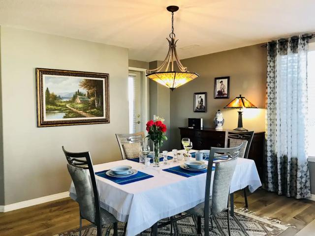 SUB PENTHOUSE 1,620 sq ft, Luxury Living