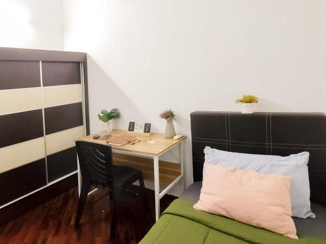 Subang Bestari Single bed air cond room for Rent