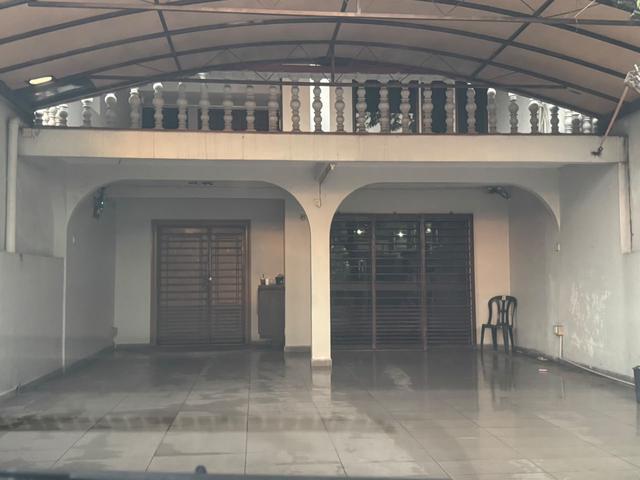 Subang Jaya Jalan ss17 very nice location unit for rent