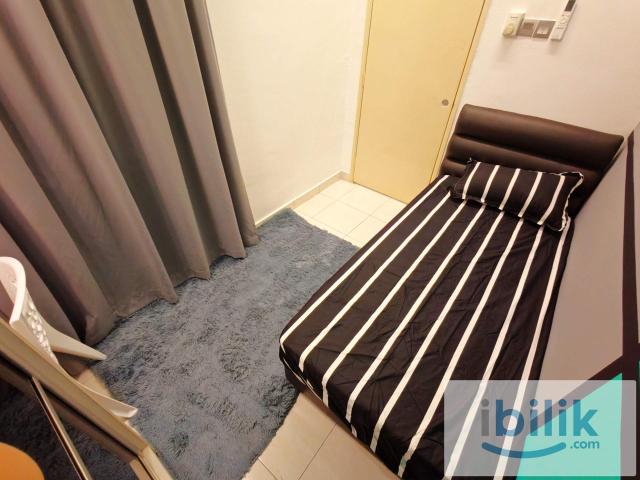 Subang Jaya single bedroom. Nearby LRT. Free WiFi electricity