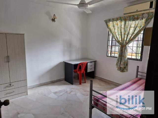 Subang Jaya SS14 Quiet and Accessible via LRT with weekly housekeeping in Common Area