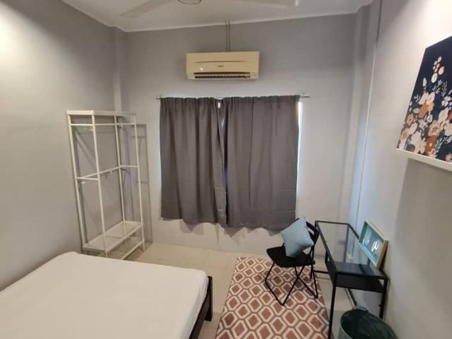 Subang Jaya SS17 Designer Large Medium Room near LRT SS15, Temasya Glenmarie UOA Business Park, Empire, Consplant, KTM