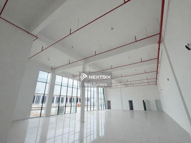 Subang Shoplot Corner Lot Rare Unit with Parking Compound
