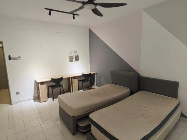 SUBANG PELANGI FEMALE MASTER ROOM FOR RENT