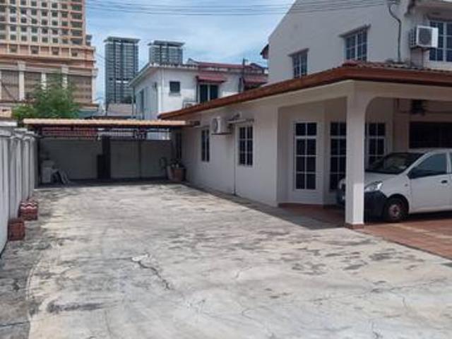 Bandar Sunway Leasehold 2storey Terrace House Corner with Land 4R2B