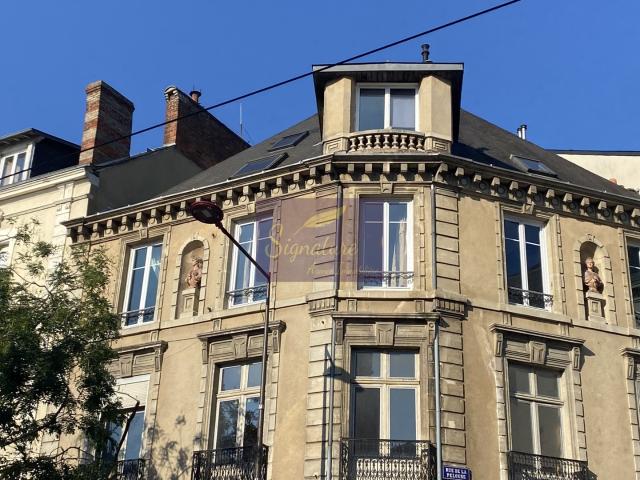 SUBERBE APPARTEMENT ANCIEN