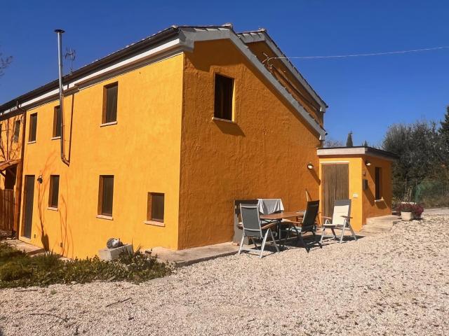 Subito fuori le mura di San Giorgio di Pesaro 85m² San Giorgio di Pesaro