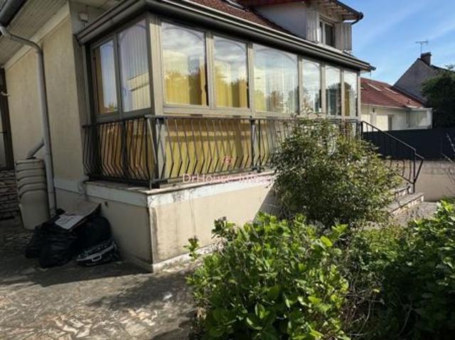 Sublime maison familiale de 7 pièces avec jardin arboré et garage à Chennevières sur Marne