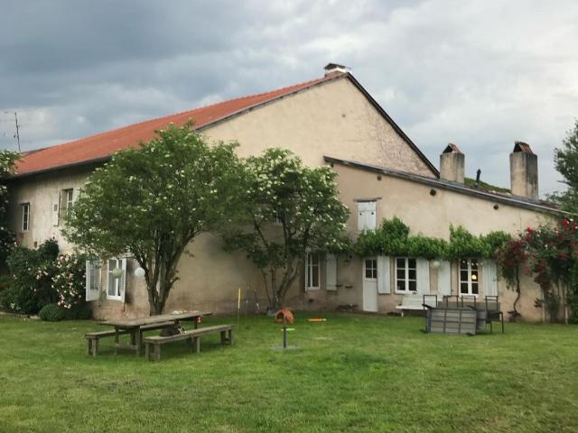 Sublime ferme meublée, terrain 1,4 ha, étang
