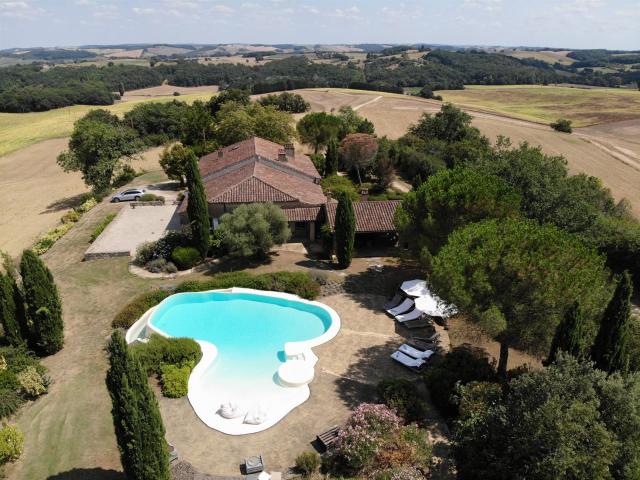 Sublime Propriété Isolée avec Vues à 360° 427m² Vic Fezensac