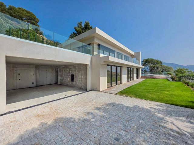 Sublime villa contemporaine neuve sur les hauteurs de Roqueb. 277m² Roquebrune Cap Martin
