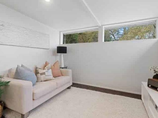 Substantial 4 Bedroom Family Home – Double Wes.