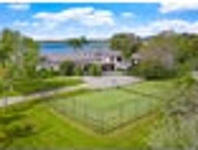 Rare Harbourfront estate with exceptional scope