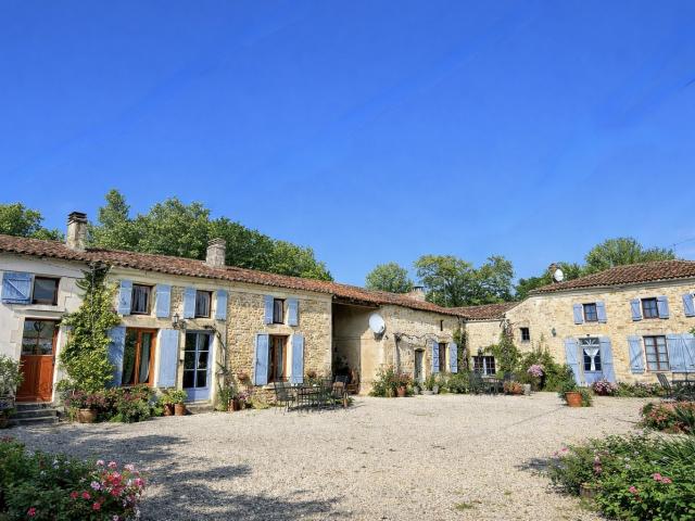 Successful Gîte Complex 5 Independent Gîtes Heated Pool Turnkey Business