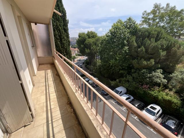 SUCCESSION 2P 42m2 en avant dernier étage, Balcon, Calme Vue Verdure