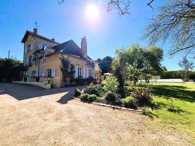 Sud Bourgogne Très belle propriété à Vendre à 1h30 de Lyon. 276m² Marcigny