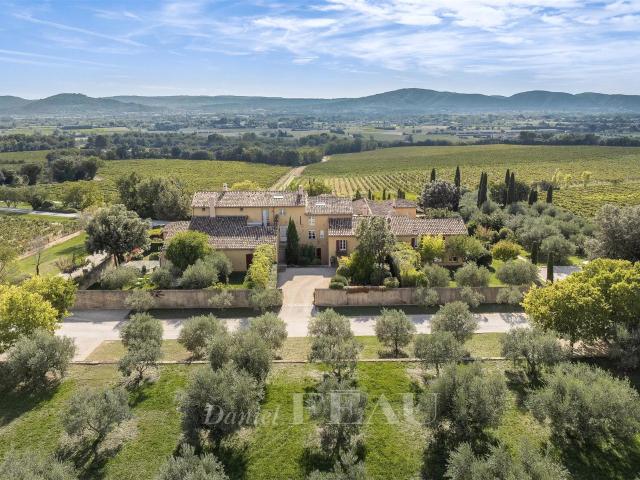 Sud Luberon Duplex de charme avec jardin privatif 168m² Pertuis