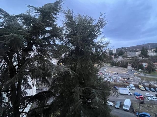 SUD ST ETIENNE F4 AUX PORTES DU PILAT
