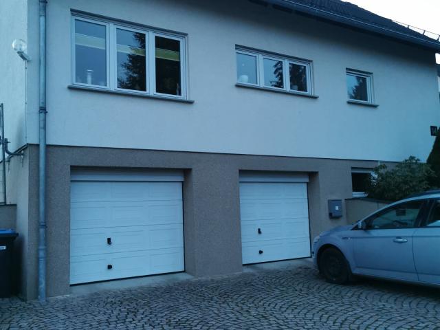 Südlich von Leipzig Ein Zweifamilienhaus mit Pool und Kamin