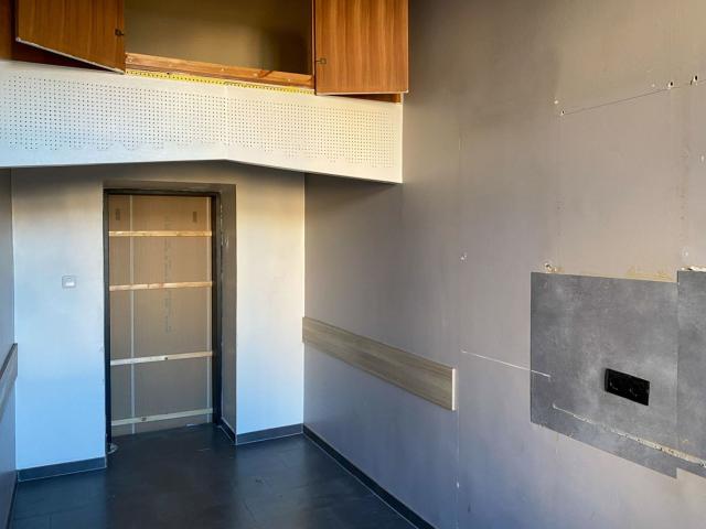 Südseitige, renovierungsbedürftige Altbauwohnung Nähe Pachmanngasse