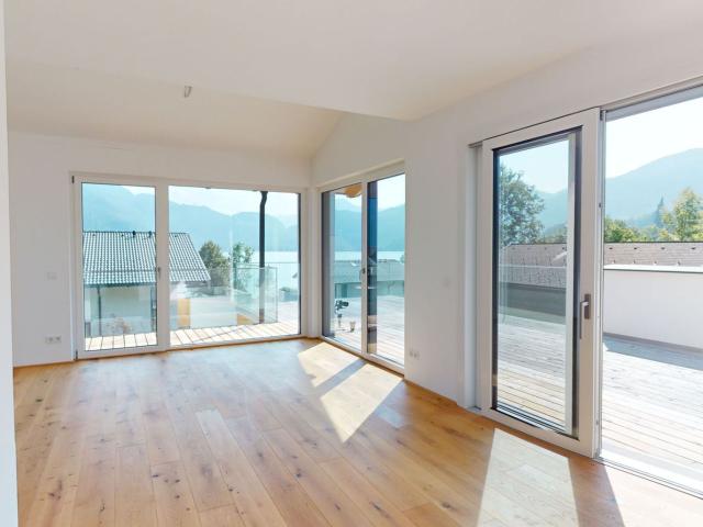 Südseitiges Penthouse mit 4 Zimmern & Terrasse | Fernblick & privater Seezugang