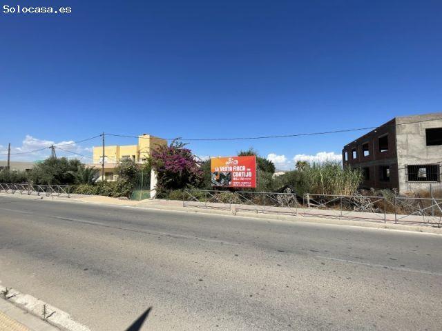 SUELO URBANO CON CORTIJO EN VERA