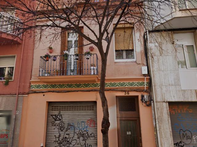 SUELO URBANO CON EDIFICACIÓN EN BARCELONA