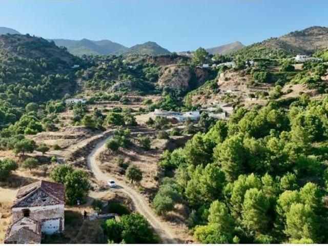 Suelo urbanizable en Mijas con planeamiento aprobado para 147 viviendas y vistas al mar