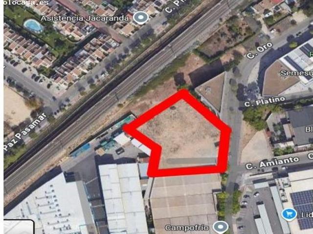 Suelo Comercial Prime de 3.600 m2: El Puente Estratégico de Calle Oro
