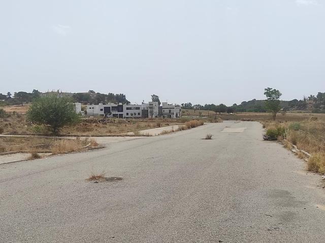 SUELO SIN EDIFICAR EN LAS LOMAS. FUTURO PROYECTO DE INVERSIÓN